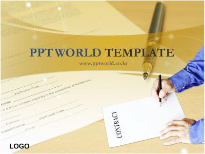 성공 영문계약서 PPT 템플릿 계약서를 작성하는 손이 있는 템플릿