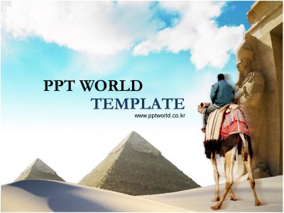여행자 피라미드 PPT 템플릿 이집트 풍경 속 낙타를 탄 여행자_슬라이드1